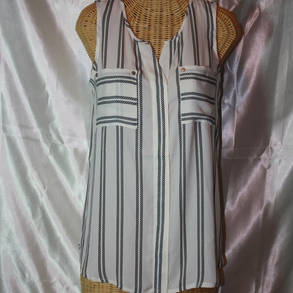Maurices Tops - Maurices NWT Cream/Black Chevron Top
